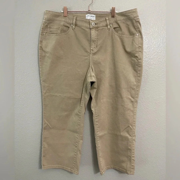 Lane Bryant Signature Fit Straight Crop Jean - Picture 2 of 8